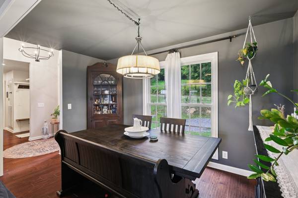 5048 Riverview Dr, Pegram, TN 37143