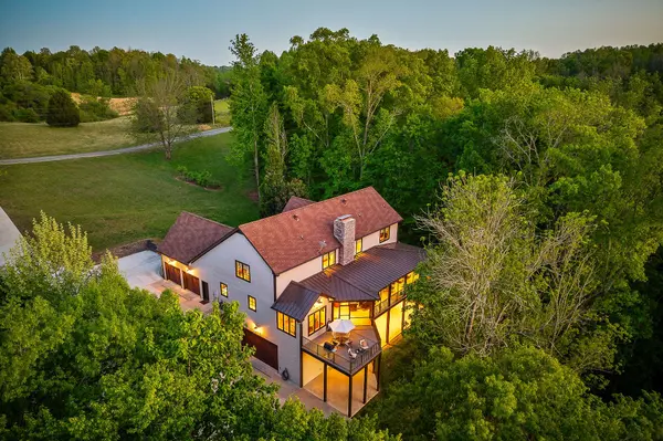 415 Summer Breeze Dr, Smithville, TN 37166