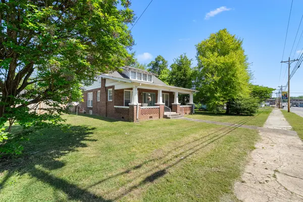 302 W Main St, Decherd, TN 37324
