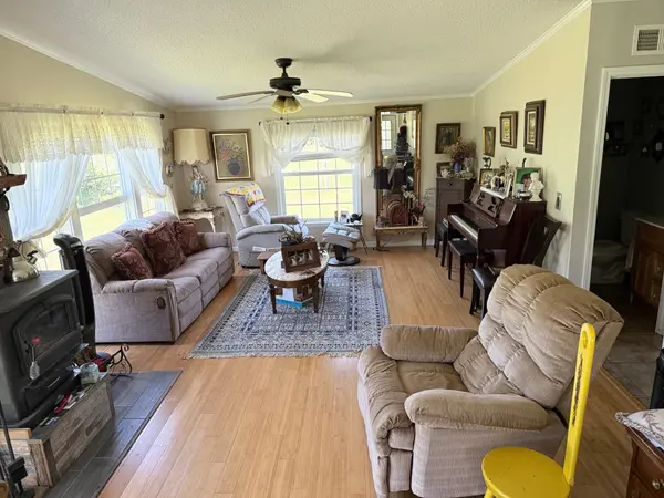 2364 Geedsville Rd, Bradyville, TN 37026