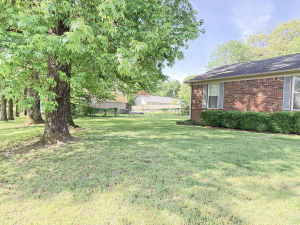151 Netherwood Dr, Jackson, TN 38305