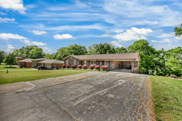 326 Donna Dr, Hopkinsville, KY 42240