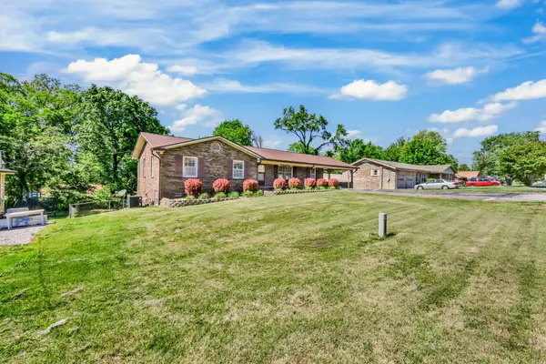 326 Donna Dr, Hopkinsville, KY 42240