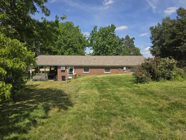 1833 New Hope Rd, Cadiz, KY 42211