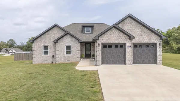 450 CORDOVA CV, Savannah, TN 38372