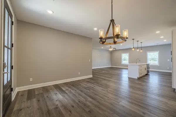 450 CORDOVA CV, Savannah, TN 38372