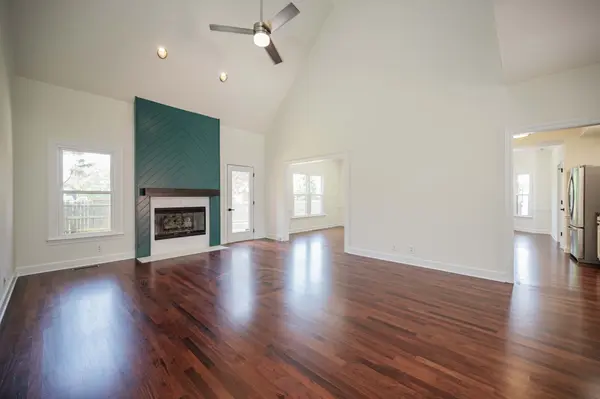 2815 Bowers Ln, Murfreesboro, TN 37129