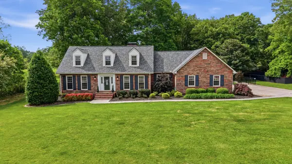 1729 Country Club Dr, Tullahoma, TN 37388