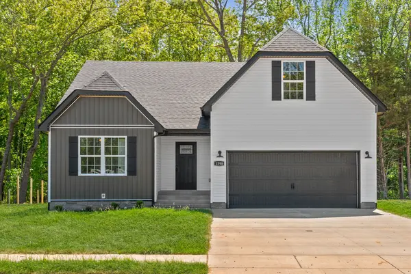 1598 Fredrick Dr, Clarksville, TN 37042