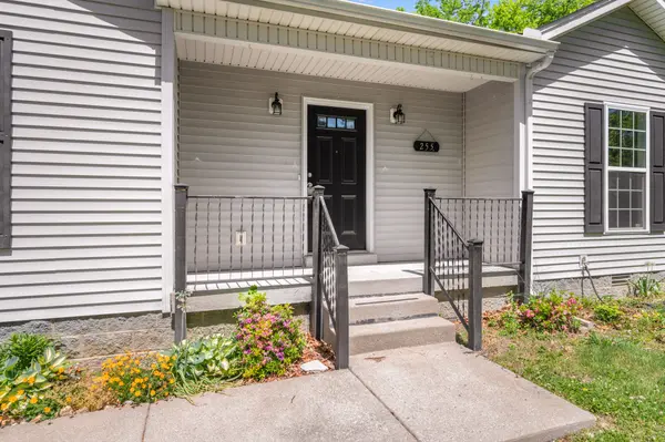 255 Walnut St, Greenbrier, TN 37073