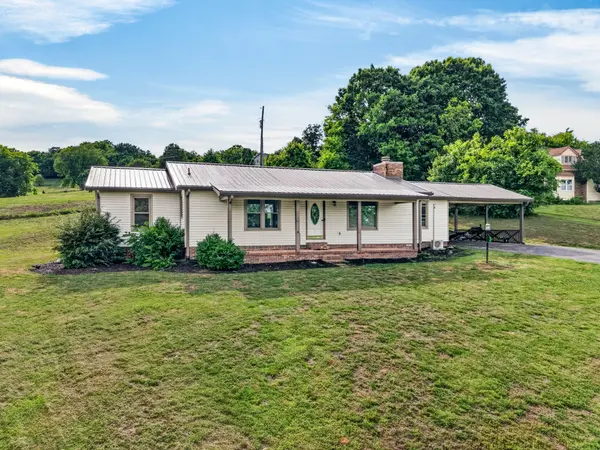 10 Briarhill Dr, Fayetteville, TN 37334