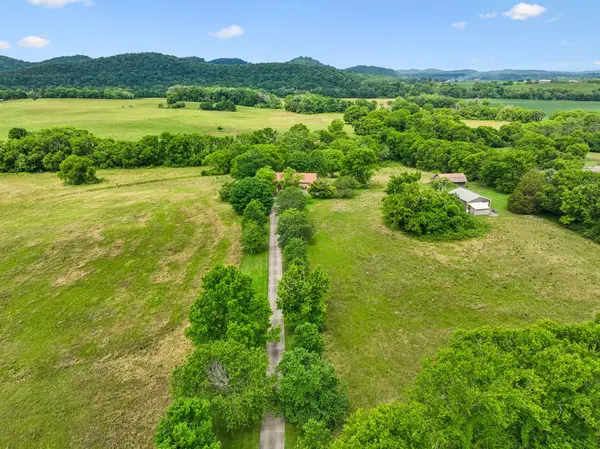 20 Riverbend Ln, Carthage, TN 37030