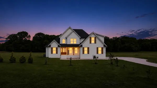 832 Longview Rd, Shelbyville, TN 37160