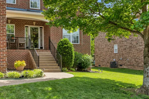 2766 Trasbin Ct, Thompsons Station, TN 37179