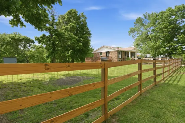 10143 Black St, Lyles, TN 37098