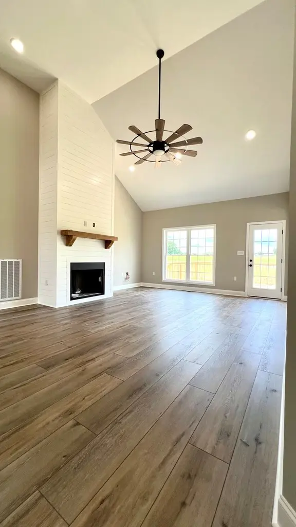 77 Bakersfield Dr, Cadiz, KY 42211