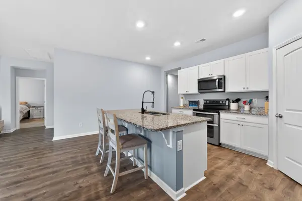 438 Lauren Ln, Chapel Hill, TN 37034