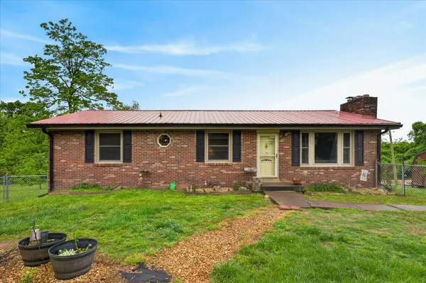 2500 Rawlings Rd, Woodlawn, TN 37191