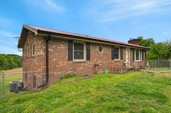 2500 Rawlings Rd, Woodlawn, TN 37191