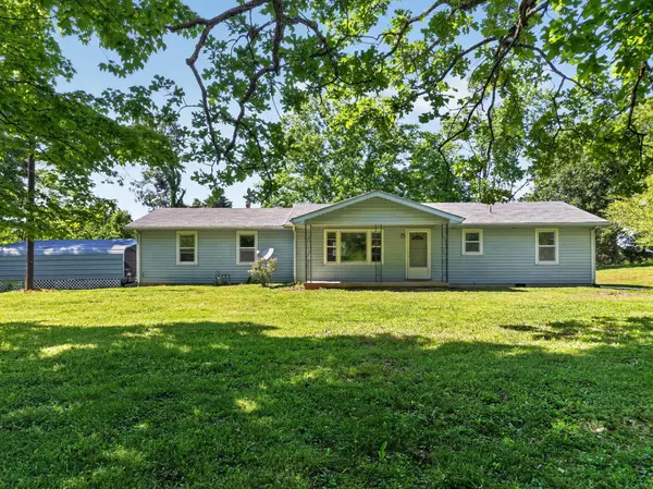 5979 Highway 100, Bon Aqua, TN 37025