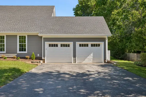1418 Courtland Dr, Columbia, TN 38401