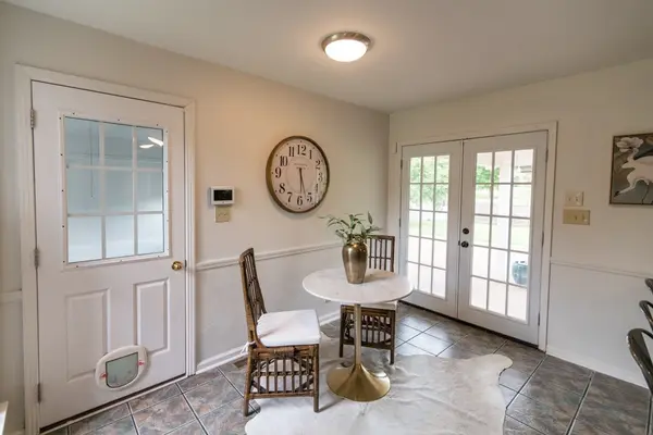 522 W Point Dr, Clarksville, TN 37043