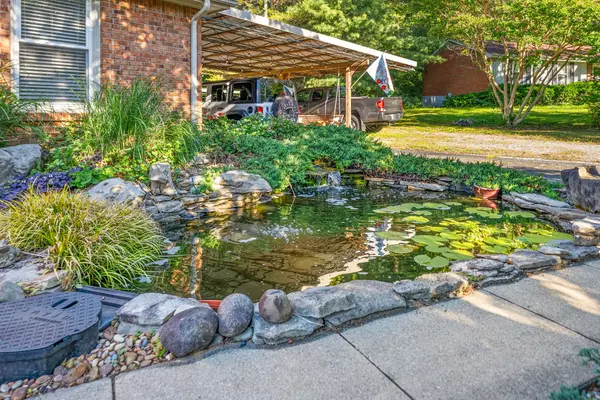 345 Lake Court Dr, Clarksville, TN 37043