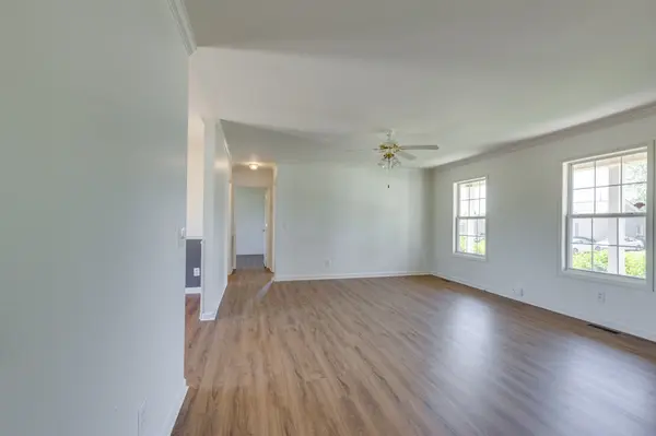 2109 Hollandale Cir, Columbia, TN 38401