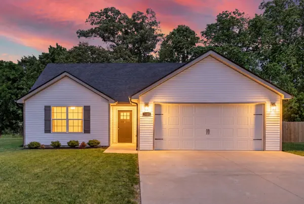 1489 Fredrick Dr, Clarksville, TN 37042
