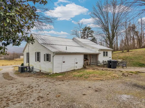 11594 Beersheba Hwy, Mcminnville, TN 37110