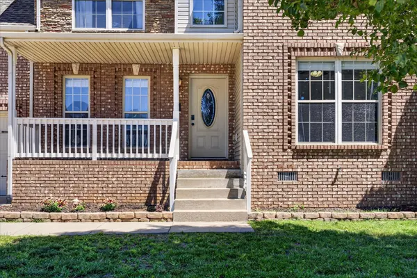 721 Cavalier Dr, Clarksville, TN 37040