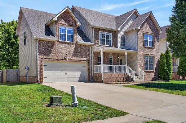 721 Cavalier Dr, Clarksville, TN 37040