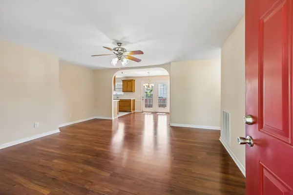 1921 Littleton Ct, Columbia, TN 38401