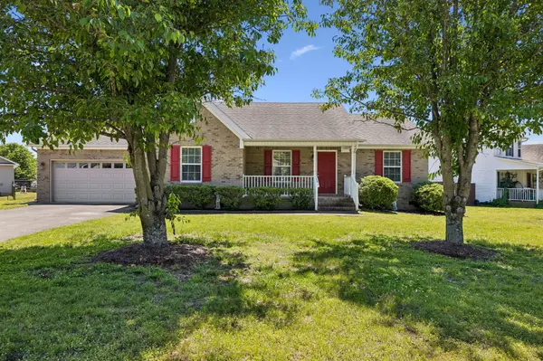 1921 Littleton Ct, Columbia, TN 38401