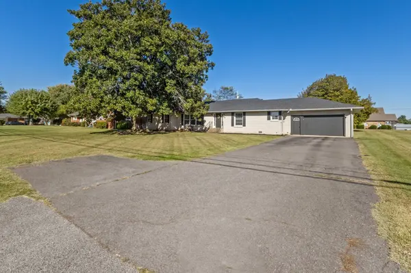 840 S Broadway St, Portland, TN 37148