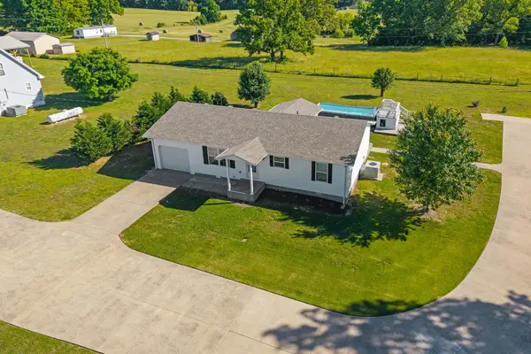 85 El Camino Real Dr, Cadiz, KY 42211