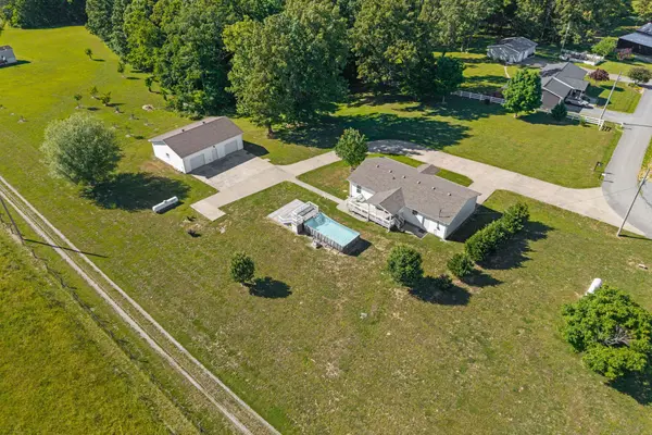 85 El Camino Real Dr, Cadiz, KY 42211