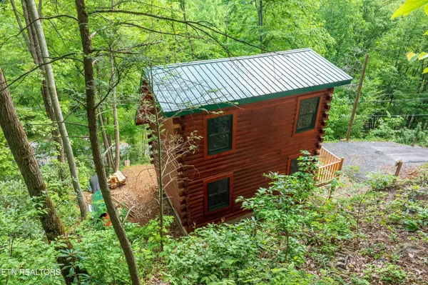 983 Stans Rd, Gatlinburg, TN 37738