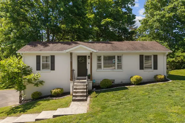 220 Crestland Dr, Columbia, TN 38401