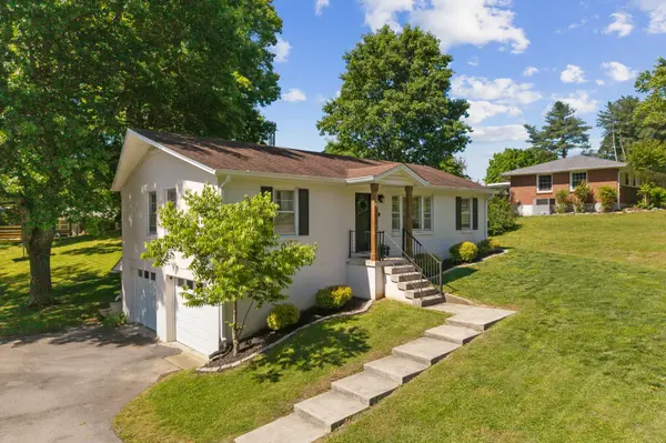 220 Crestland Dr, Columbia, TN 38401