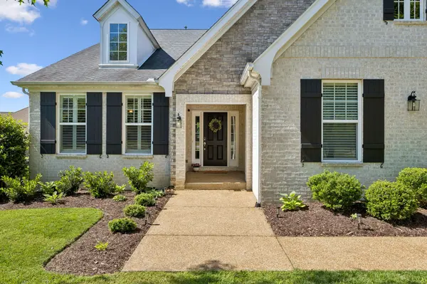 7107 Triple Crown Ln, Fairview, TN 37062