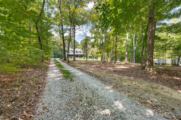 1168 Johnny Hall Rd, Burns, TN 37029