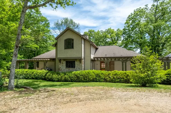 167 Pollywood Ln, Sewanee, TN 37375