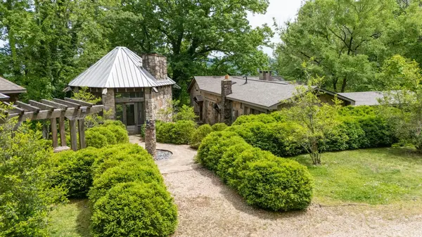 167 Pollywood Ln, Sewanee, TN 37375