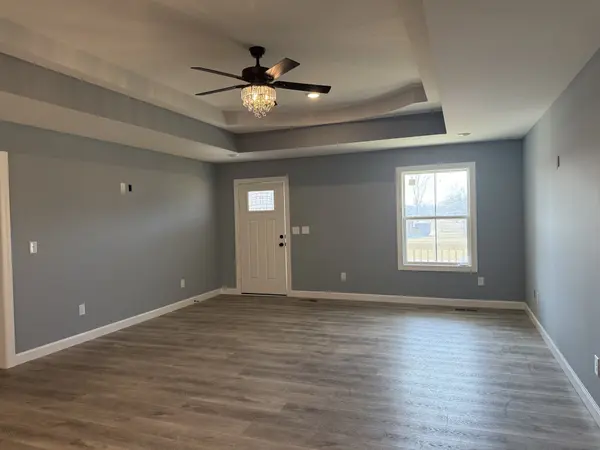 306 Cassie Dr, Lafayette, TN 37083