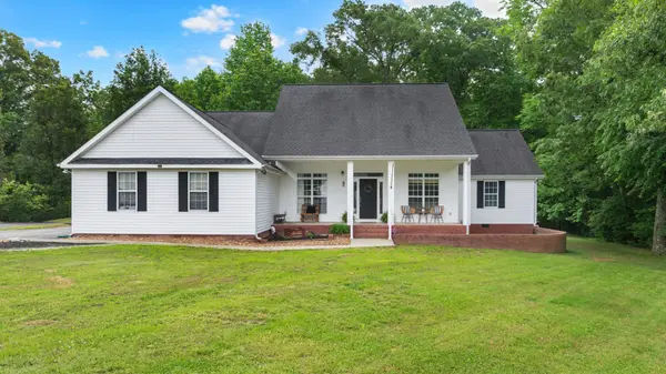 71 Larkspur Ct, Tullahoma, TN 37388