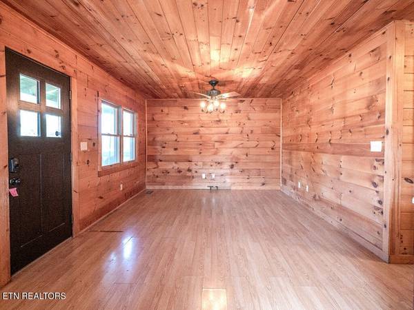 909 W Morris St, Sweetwater, TN 37874