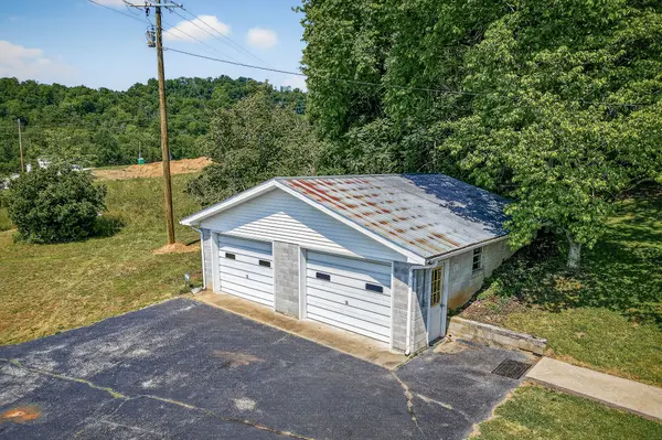 914 Wartrace Hwy, Pleasant Shade, TN 37145