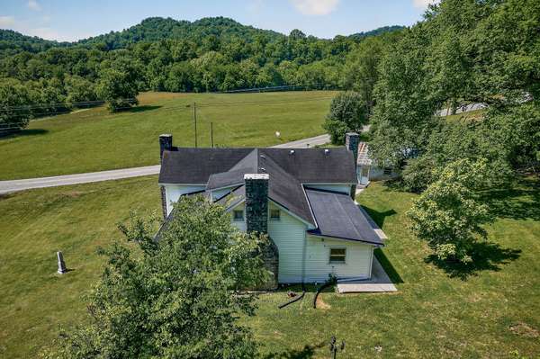914 Wartrace Hwy, Pleasant Shade, TN 37145