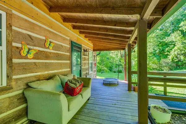 755 Woody Rd, Byrdstown, TN 38549